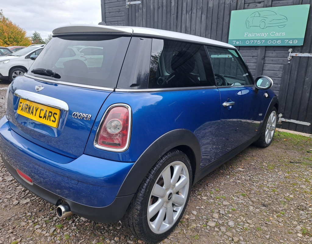MINI HATCH