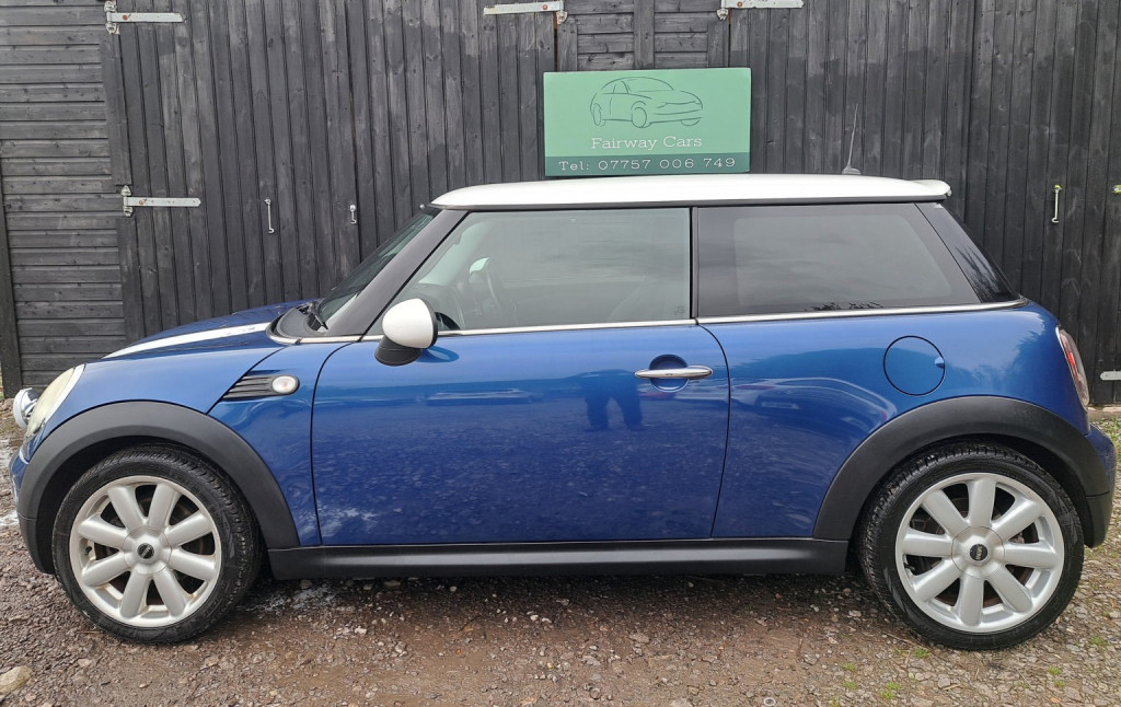 MINI HATCH