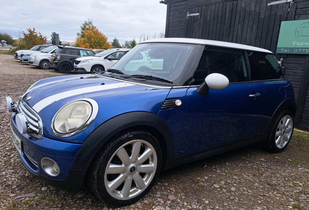 MINI HATCH