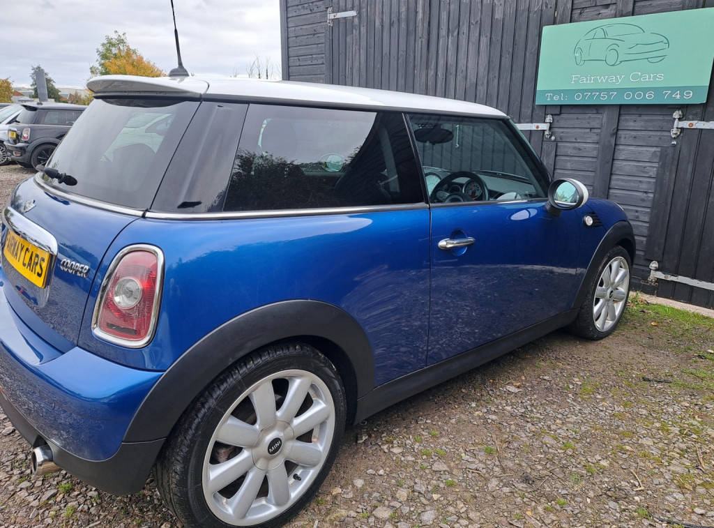 View MINI HATCH 1.6 Cooper Hatch