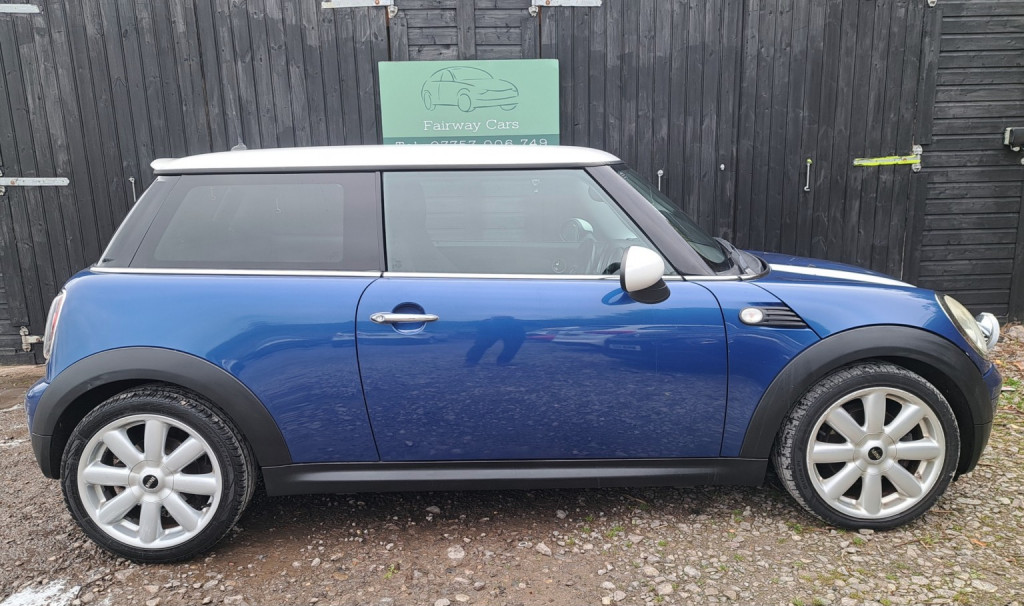 View MINI HATCH 1.6 Cooper Hatch