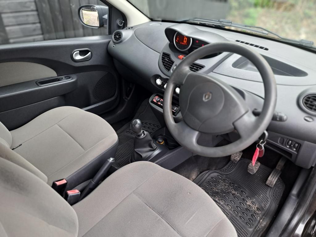 RENAULT TWINGO