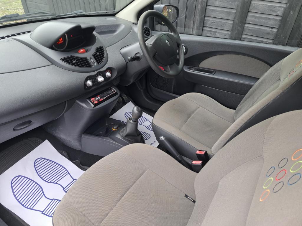 RENAULT TWINGO