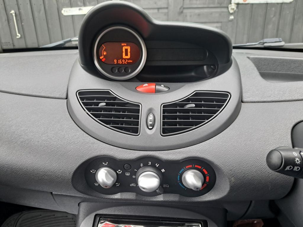 RENAULT TWINGO