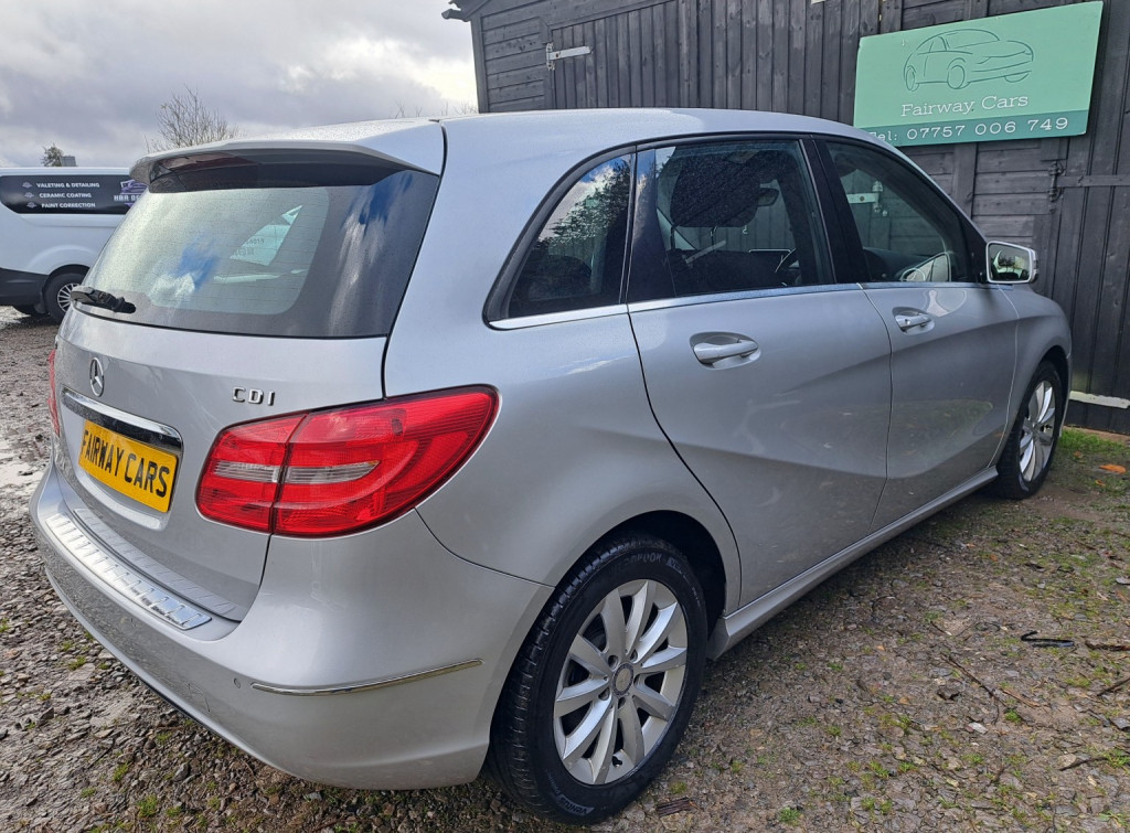 View MERCEDES-BENZ B CLASS 1.8 B180 CDI BlueEfficiency SE