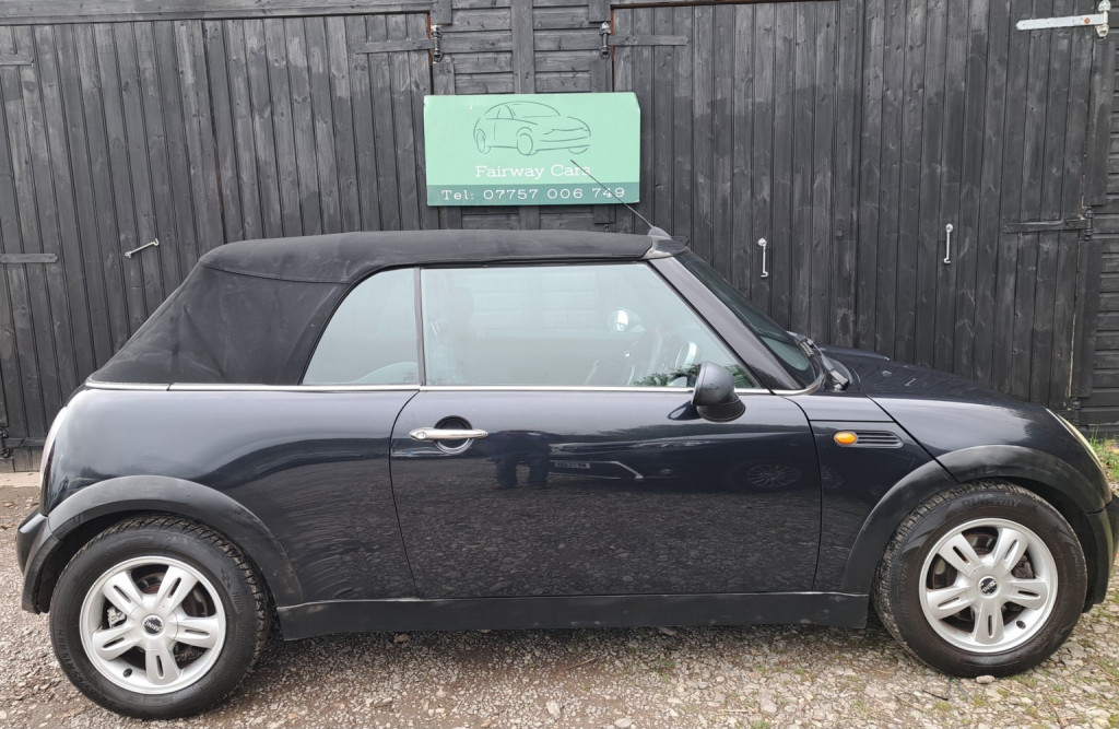 View MINI CONVERTIBLE 1.6 One Convertible