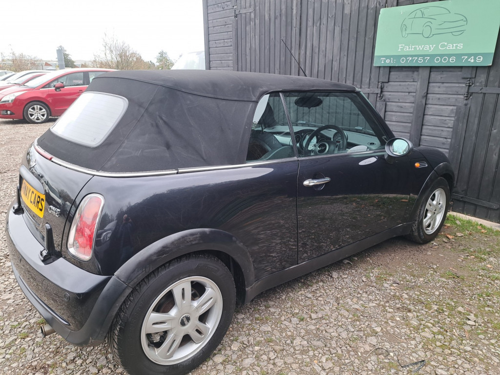 View MINI CONVERTIBLE 1.6 One Convertible