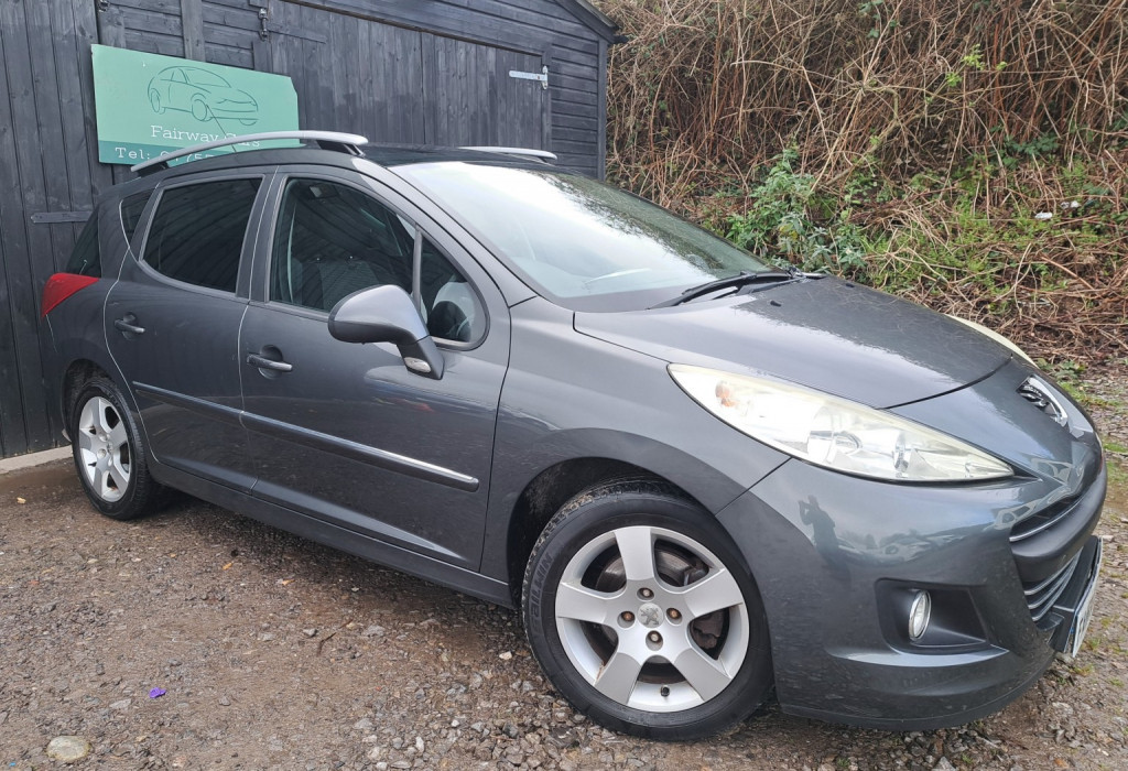 View PEUGEOT 207 1.6 VTi Sport