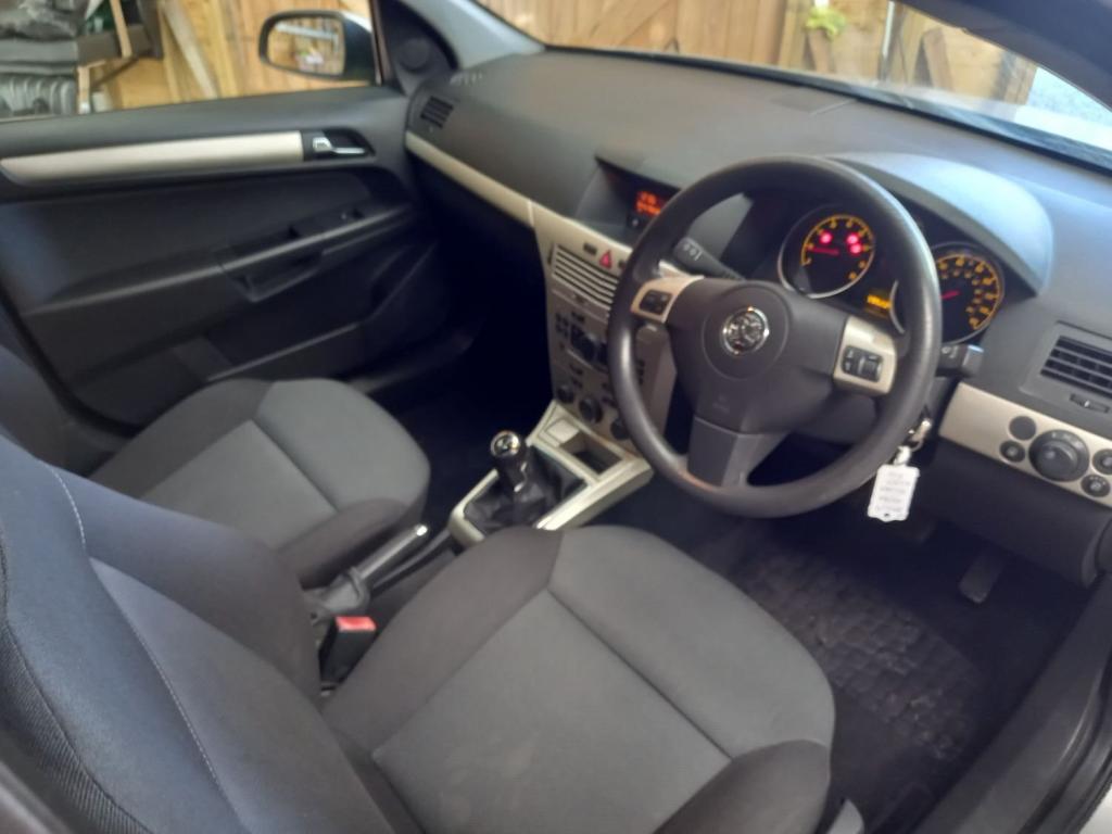 VAUXHALL ASTRA