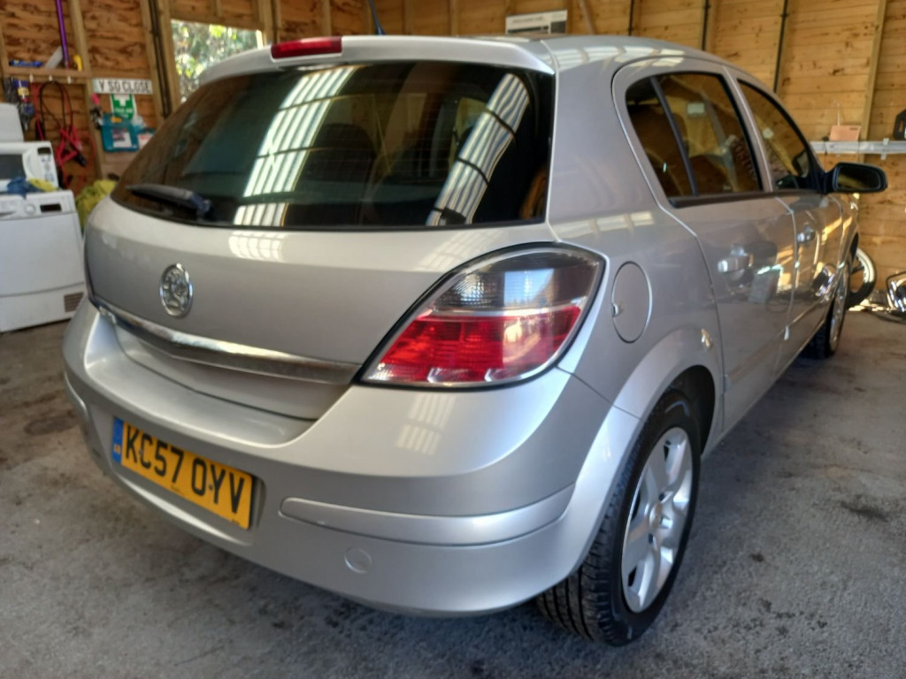 View VAUXHALL ASTRA CLUB 16V TWINPORT