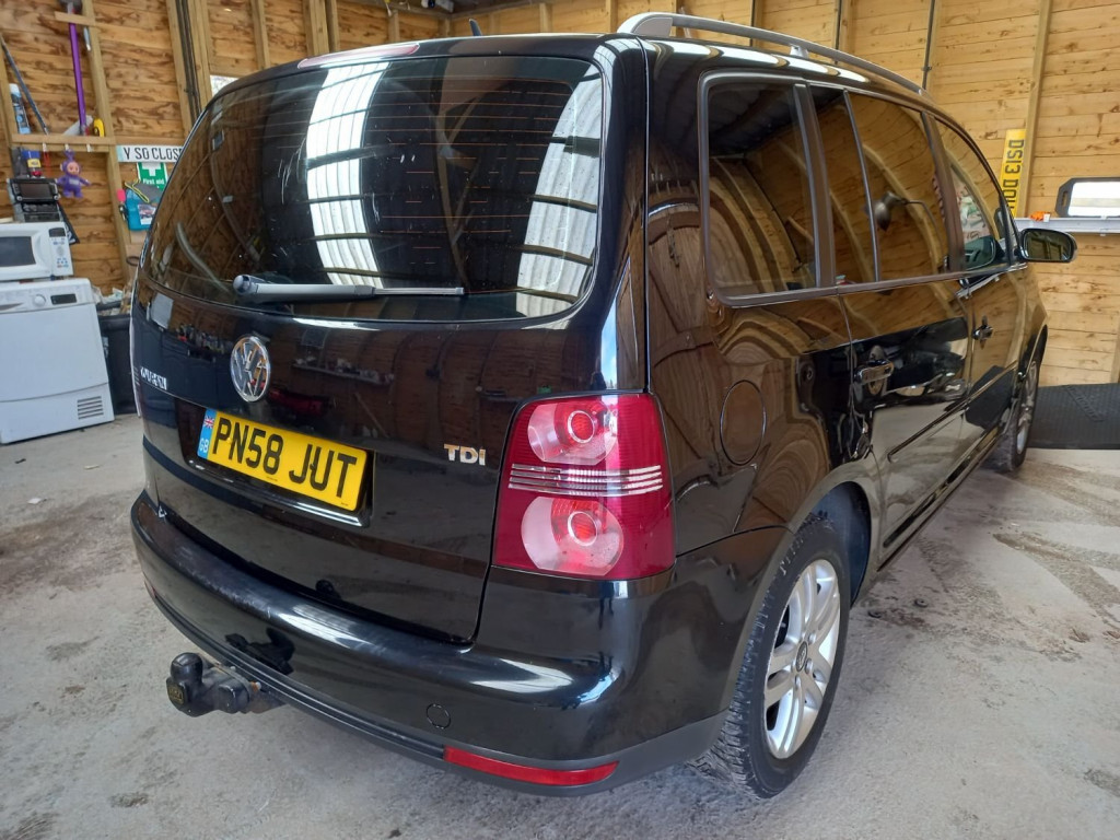 View VOLKSWAGEN TOURAN SE TDI 105