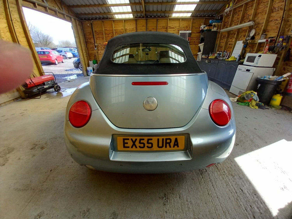 VOLKSWAGEN BEETLE