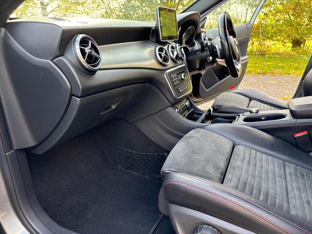 MERCEDES-BENZ GLA CLASS