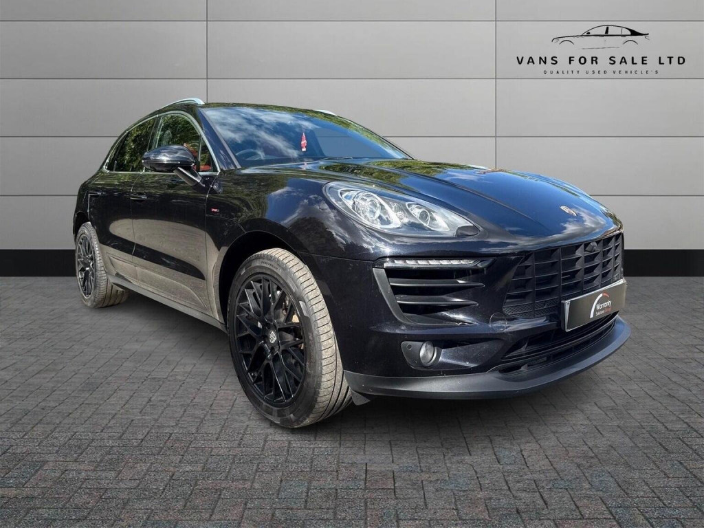 PORSCHE MACAN
