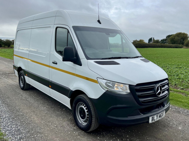 MERCEDES-BENZ SPRINTER 2.0 315 CDI Progressive L2 MWB WITH AIR CON