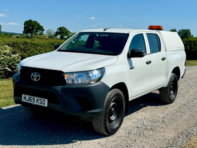 TOYOTA HILUX 2.4 D-4D Active UTILITY SPEC 