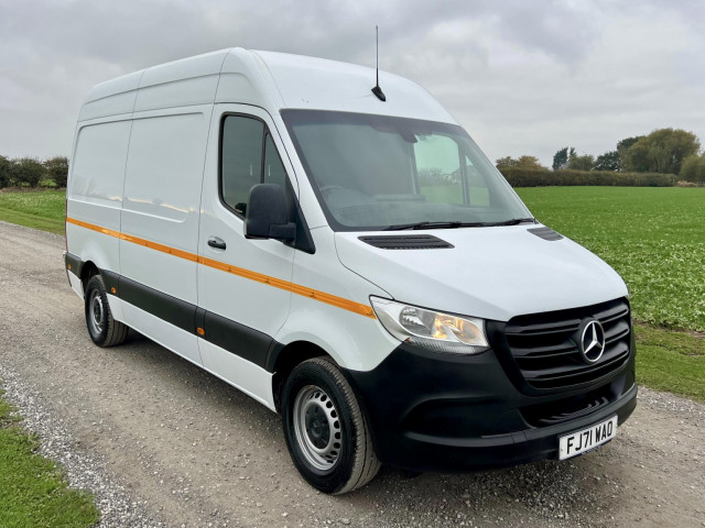 MERCEDES-BENZ SPRINTER 315 L2 2.0 CDI Progressive MWB UTILITY SPEC