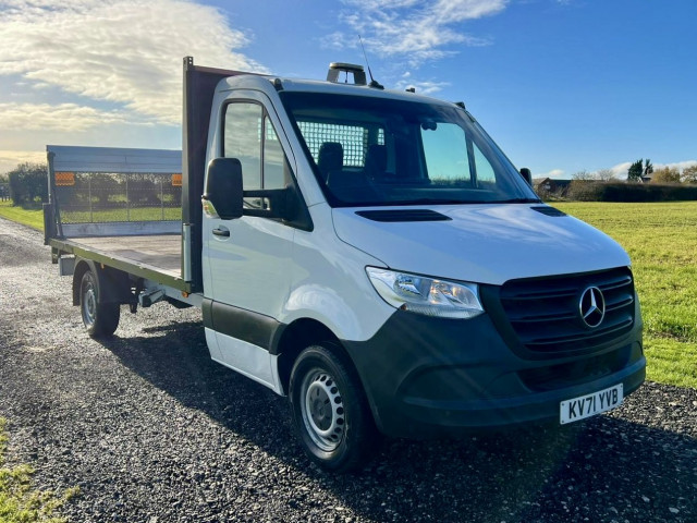 MERCEDES-BENZ SPRINTER 2.0 315 CDI Progressive Dropside Tail lift 