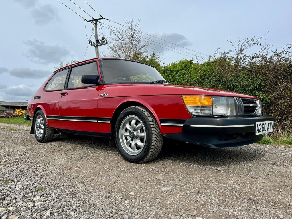 View SAAB 900 2.0 8V TURBO 'FLATNOSE'