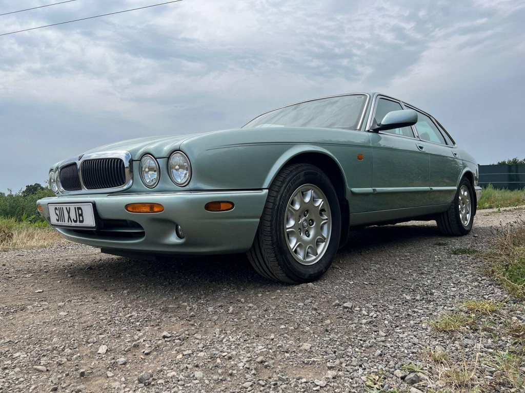 JAGUAR XJ