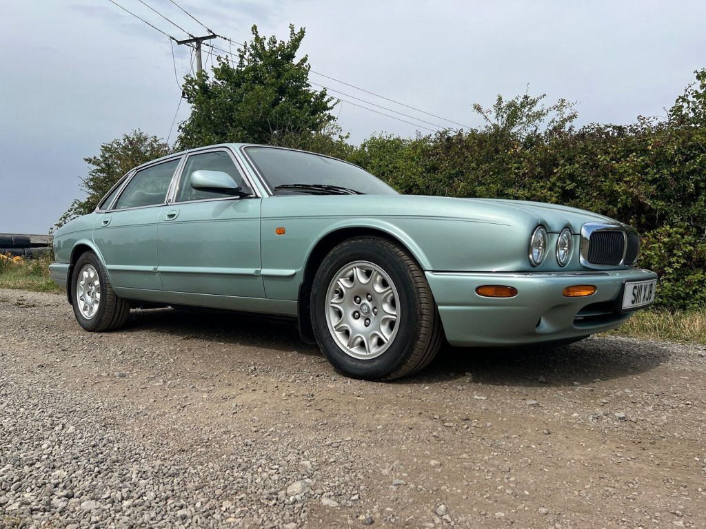 JAGUAR XJ