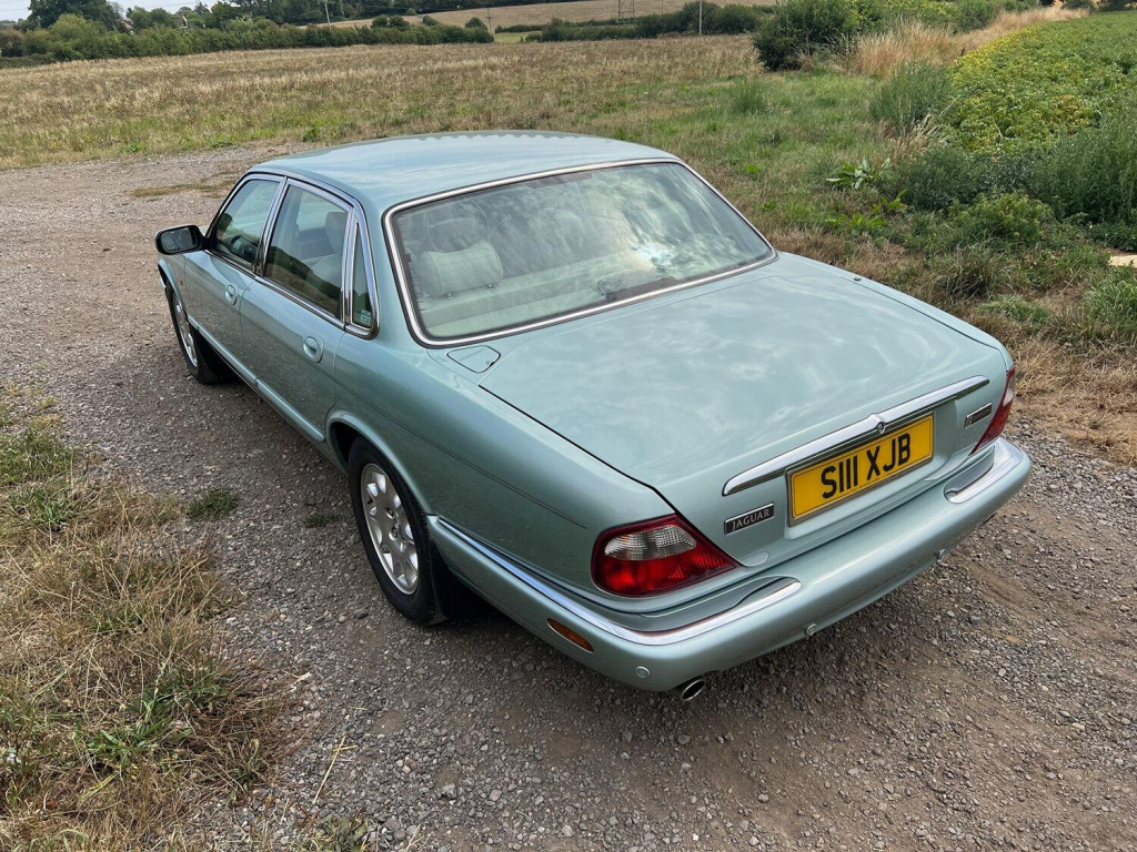 JAGUAR XJ