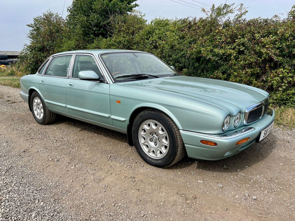 JAGUAR XJ