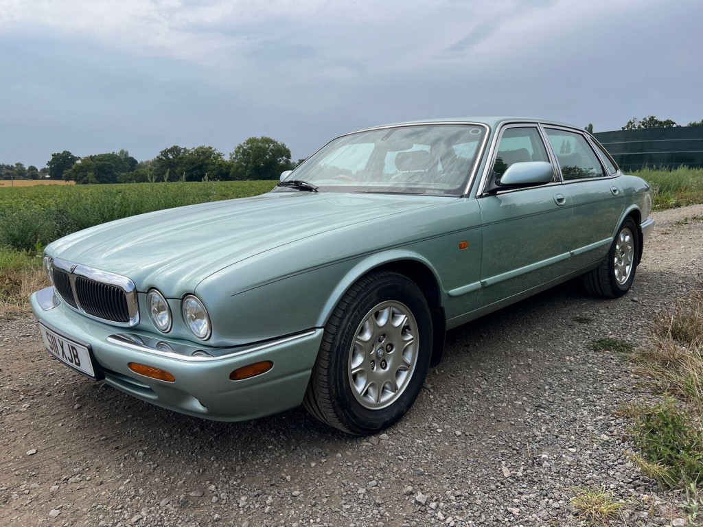 JAGUAR XJ