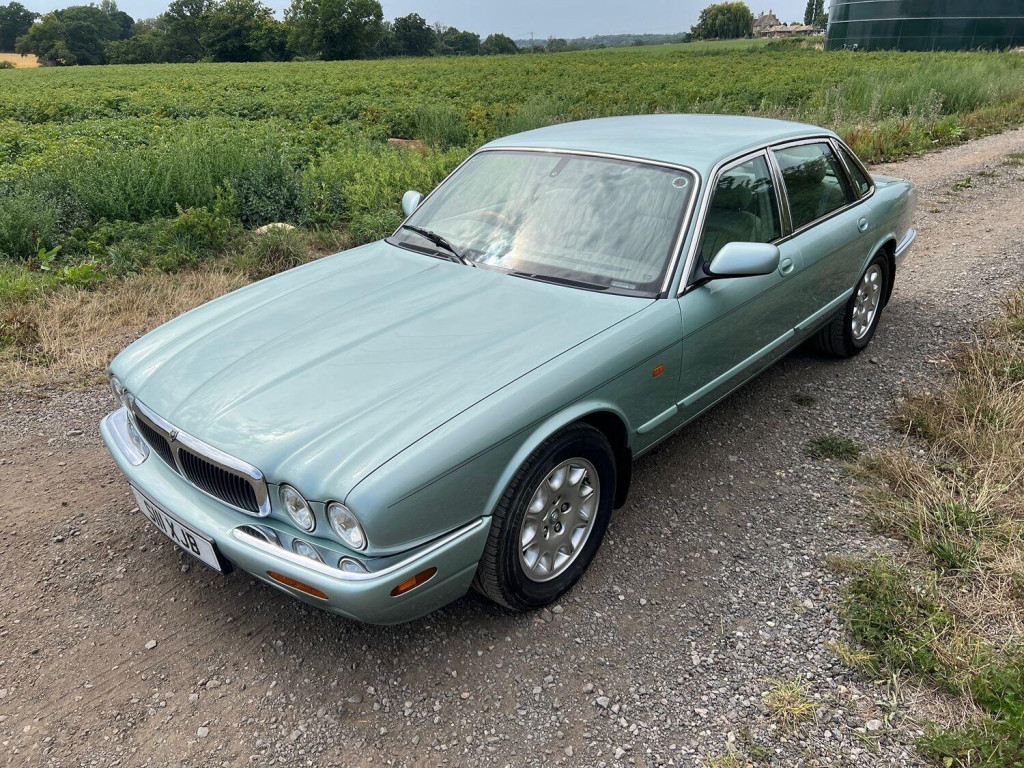 JAGUAR XJ
