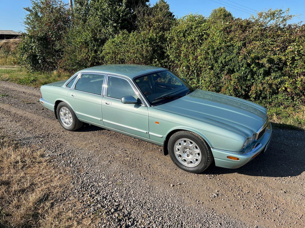 JAGUAR XJ