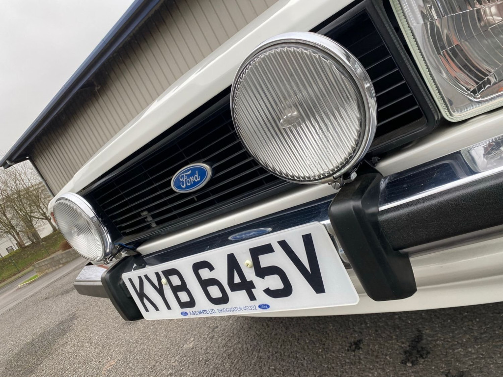 FORD CORTINA