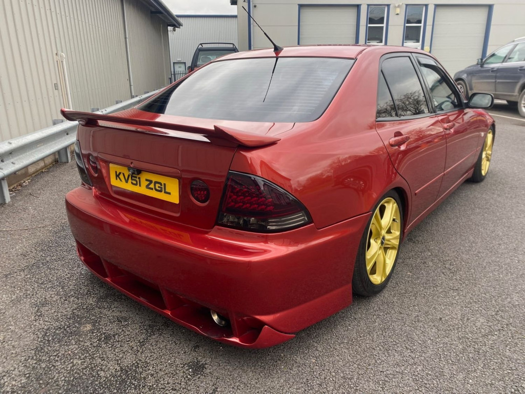 View LEXUS IS 200 SE MANUAL MODIFIED SHOW CAR