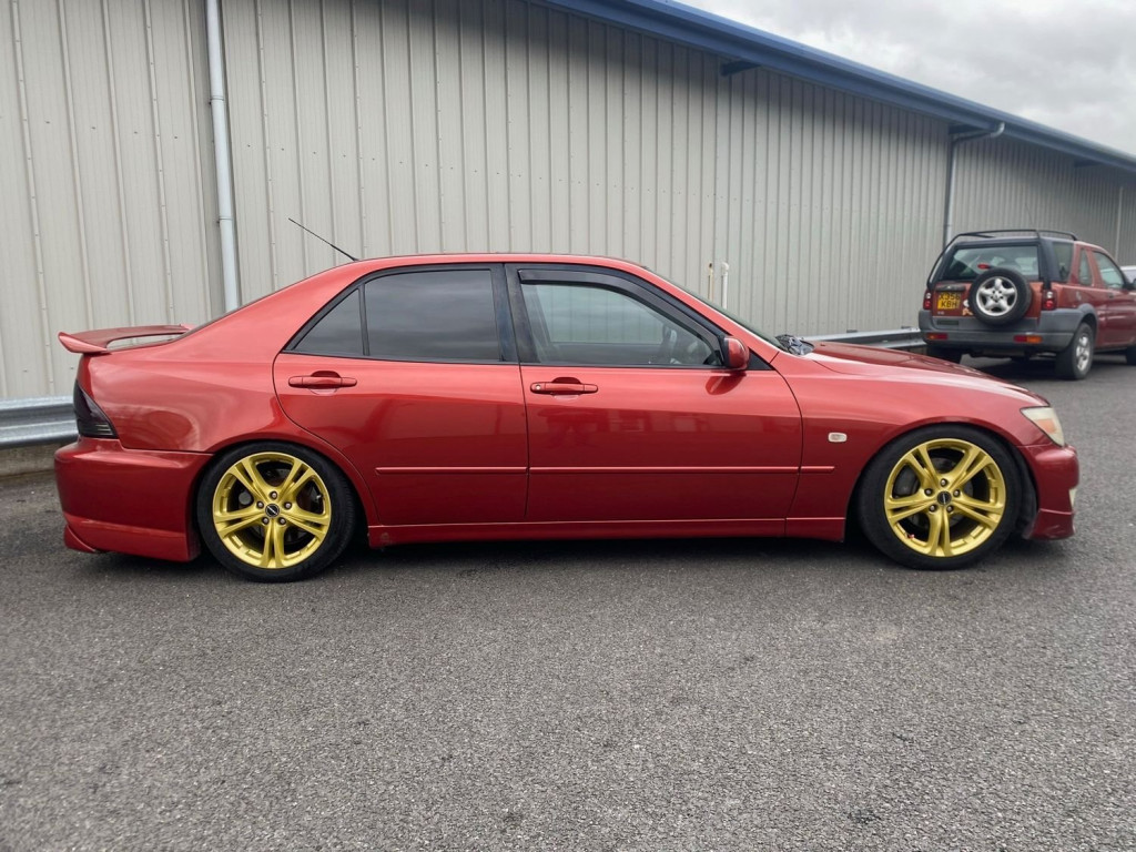 View LEXUS IS 200 SE MANUAL MODIFIED SHOW CAR