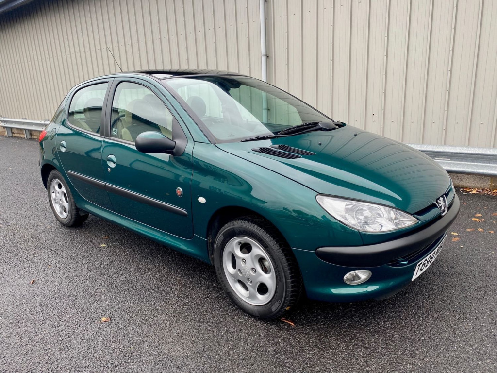 View PEUGEOT 206 ROLAND GARROS