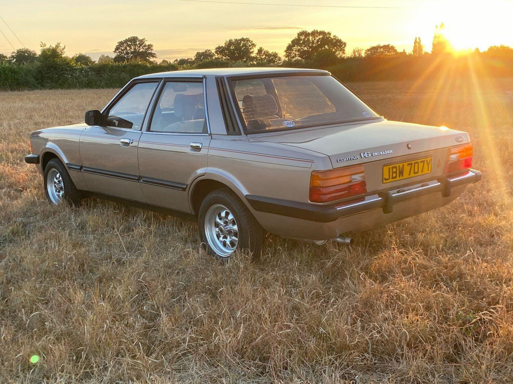 FORD CORTINA