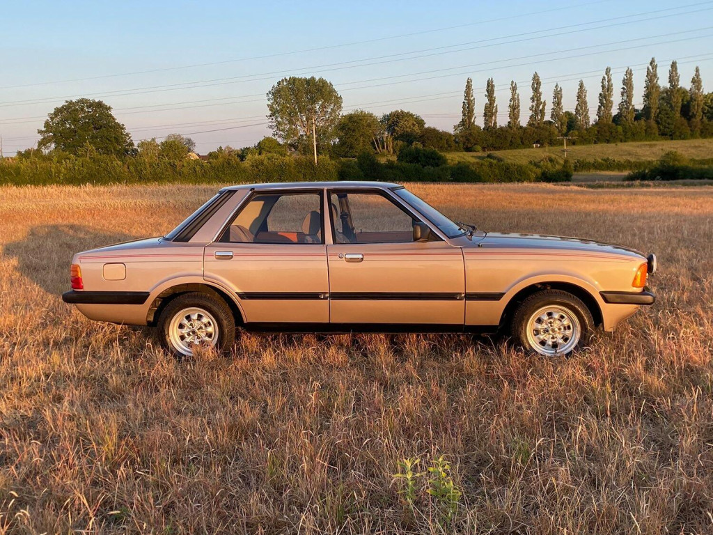 FORD CORTINA
