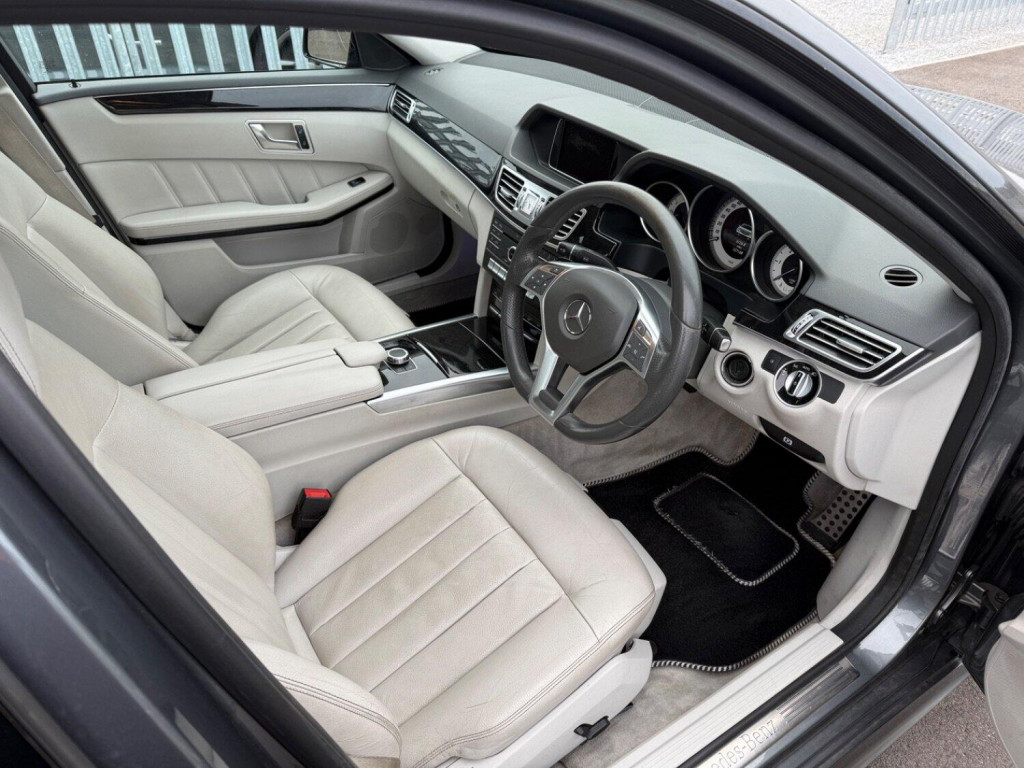 MERCEDES-BENZ E CLASS