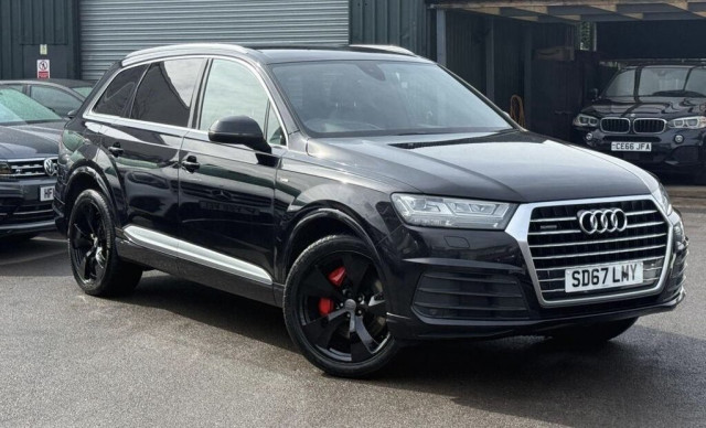 AUDI Q7 3.0 TDI V6 S line