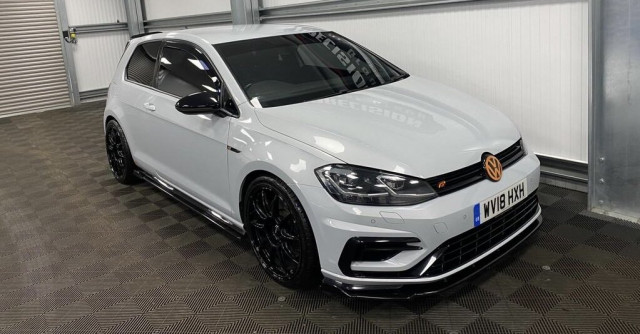 VOLKSWAGEN GOLF 2.0 TSI R