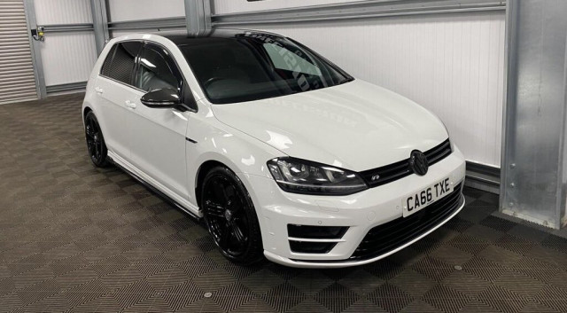 VOLKSWAGEN GOLF 2.0 TSI BlueMotion Tech R