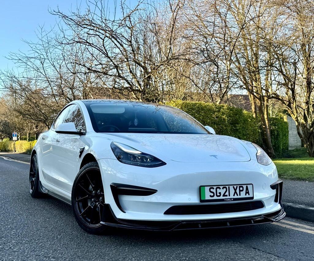 TESLA MODEL 3