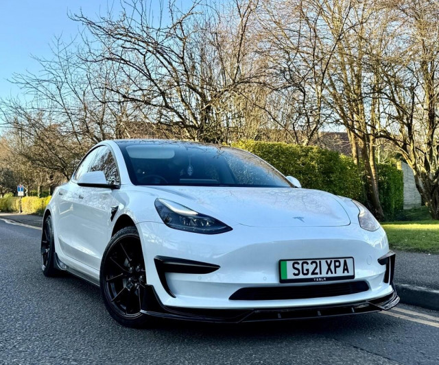 TESLA MODEL 3 Standard Range Plus