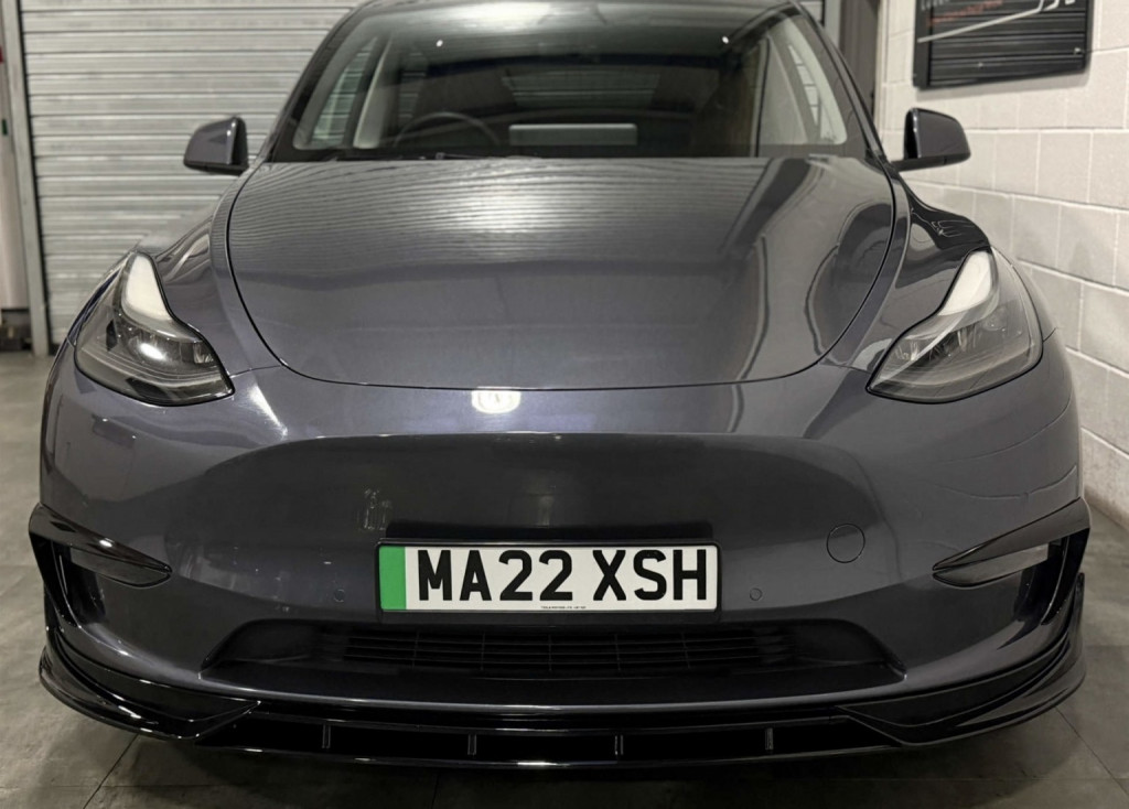 TESLA MODEL Y
