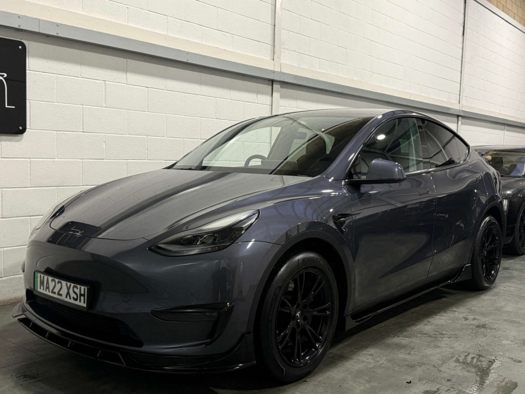 TESLA MODEL Y