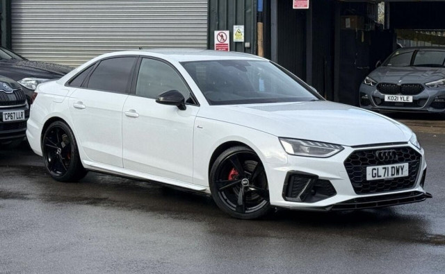 AUDI A4 2.0 TFSI 35 S line