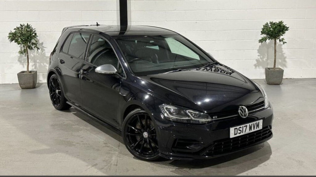 VOLKSWAGEN GOLF 2.0 TSI BlueMotion Tech R