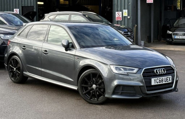 AUDI A3 1.5 TFSI CoD 35 Black Edition