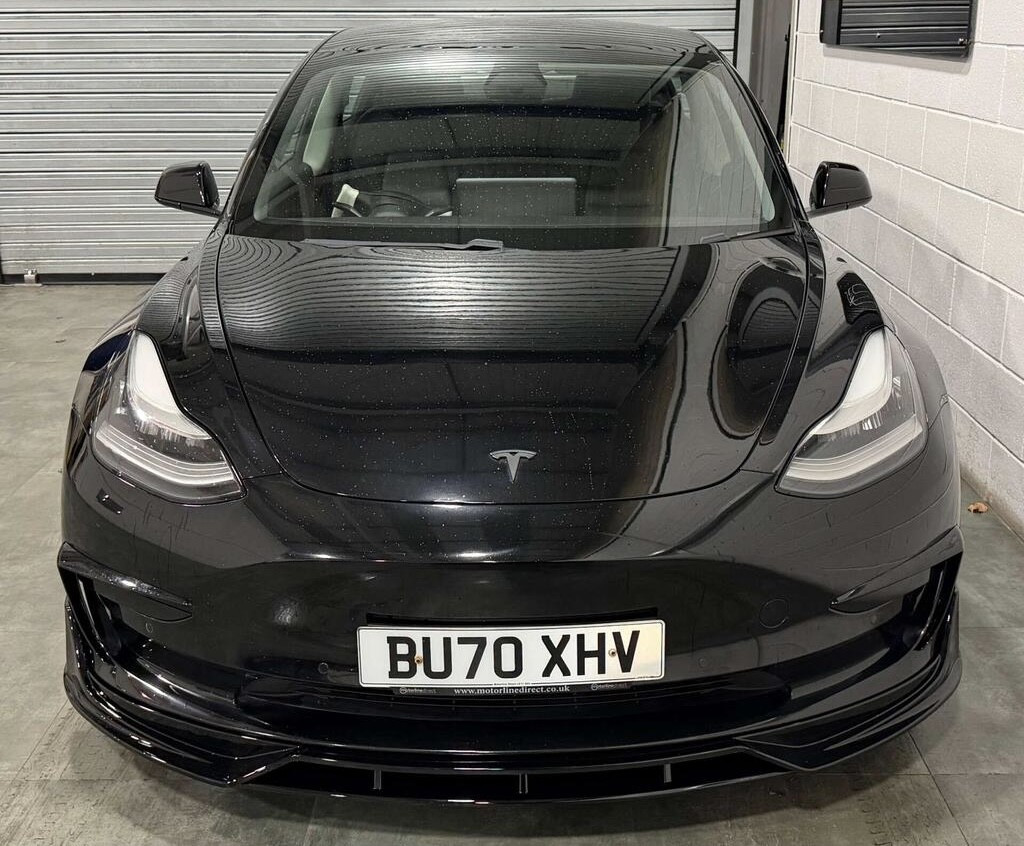 TESLA MODEL 3
