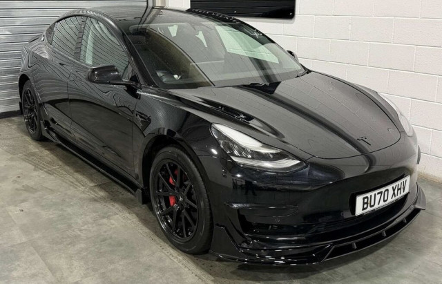 TESLA MODEL 3 Standard Range Plus