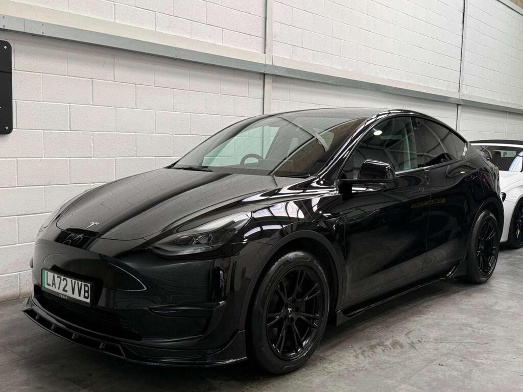 TESLA MODEL Y